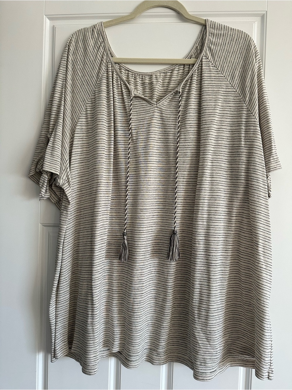 Catheries plus 26W/28W cream & gray Tassel Tie Tunic